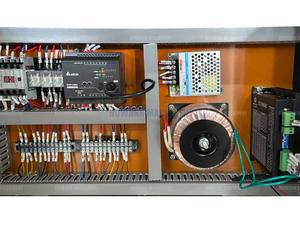 Équipement de étiquetage horizontal de moteur de PLC électrique de haute précision pour les bouteilles rondes avec la productivité élevée dans la production automatisée - Product Image 4