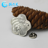 Badge en métal personnalisé pas cher, épingle à revers, boucle, broche, forme de fleur, badge en émail doux créatif en métal, anniversaire, personnalisé
