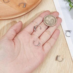 1 Par de Anillos de <span class=keywords><strong>Labio</strong></span> Falsos de Acero Inoxidable, Ajustables, Sin Perforación, con Diseño de Dientes de Lobo, Estilo Punk, para Halloween, en Forma de C, para Hombres y Mujeres - Product Image 5