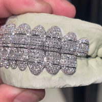 Grillz en Argent S925 et Or avec Diamant Moissanite, Sertissage Invisible en Nid d'Abeille, Coupe Princesse Impeccable, Diamant Rond, Personnalisé en Usine