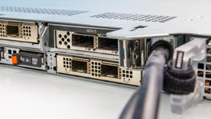 Servidor de Alta Densidad PowerEdge R6715 1U, AMD EPYC 9005, 160 Núcleos, DDR5, NVMe, SmartCooling, Arquitectura Cibernresistente para IA - Product Image 2