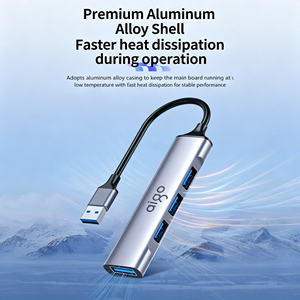 带 SD TF 卡插槽和 3.5 毫米音频接口的 USB-C 多端口适配器，用于现代办公室中的超极本设备连接 - Product Image 6