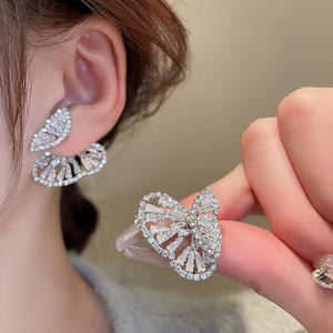 Aguja de plata circón mariposa Corea del Sur dulce exquisita luz lujo temperamento de gama alta al por mayor Stud pendientes para mujer - Product Image 1