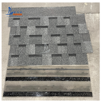 Philippinen Thailand Günstiger Preis Brownwood Blau-Schwarze Farbe Laminierte Asphalt-Dachschindeln 3-Flügel-Schindeln für Resort-Dächer