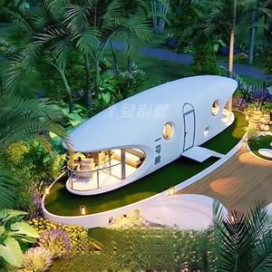Capsule House en bord de mer avec vue sur l'océan et douches extérieures, une évasion de rêve pour les amoureux de la plage - Product Image 3