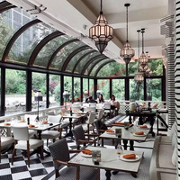 Tables et chaises de restaurant et d'hôtel de luxe modernes, disponibles en tailles et styles personnalisés