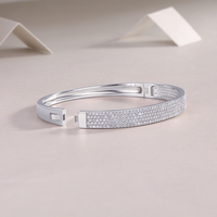 Bracelet jonc en argent 925 pavé de moissanite avec pierres scintillantes, design élégant pour femmes, bracelet pavé intemporel