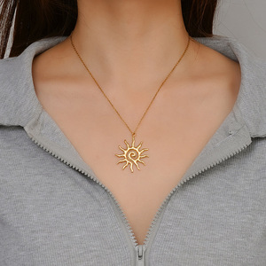 Paslanmaz Çelik Gül Altın Kaplama Fotoğraf Kutulu Katlanır Madalyon Kolye (Yıldönümü İçin) - Product Image 3