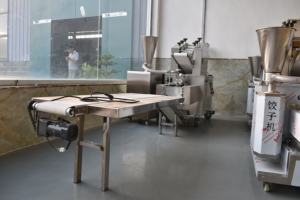 สายการผลิตเกี๊ยวขนาดใหญ่สำหรับอุตสาหกรรมและพาณิชย์ กำลังการผลิต 40,000 ชิ้น/ชม. เครื่องทำเกี๊ยวสำหรับซาโมซ่า มอมโม ราวีโอลี เกี๊ยวซ่า - Product Image 2