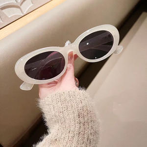 Gafas de Sol Qianai Cat Eye H5-2202, Montura Azul, Protección UV400, Unisex, Estilo Urbano Moderno, Diseño Irregular - Product Image 2