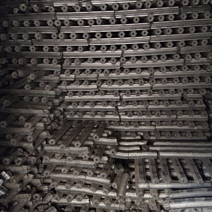 Briquettes de charbon de bois de sciure de bois écologiques de qualité supérieure pour le camping, le pique-nique, le barbecue et la cuisine de restaurant - Product Image 1