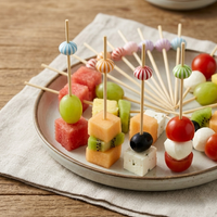 Brochettes jetables en bambou écologiques de qualité supérieure avec long manche pour la décoration de fruits, de barbecue, de poulet, de tasses de thé au lait et de sandwichs