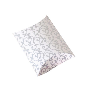 Caja de paquete de almohada de chocolate de caramelo dulce de boda de papel de plata dorada - Product Image 2