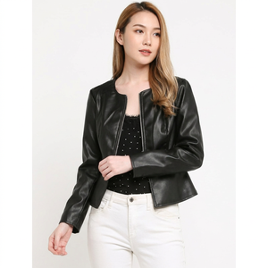 Manteau en cuir noir élégant à col rond pour femme, fermeture éclair sur le devant, manches longues, vêtements d'extérieur tendance, vestes de mode contemporaines - Product Image 1