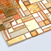 Revêtement mural en mosaïque de verre irisé superbe, dosseret de cuisine au premier plan chic pour mur intérieur