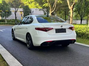 <span class=keywords><strong>Alfa</strong></span> <span class=keywords><strong>Romeo</strong></span> Giulia 2.0T 200CV del 2017 Usata, Guida a Sinistra, Euro VI, Importazione Italia, Automatica, 5 Posti, Berlina Premium, Auto a Benzina Usata - Product Image 2