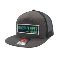 Casquette de camionneur personnalisée Wheeler Creek à 7 panneaux, visière plate, camouflage, avec patch en cuir pour la chasse, la pêche et les activités de plein air