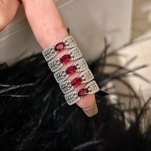 แหวนเงินแท้ S925 สไตล์วินเทจหรูหรา ประดับเพชรและทับทิมสีแดงเลือดนก ดีไซน์รูปรวงข้าวและโบว์ แหวนแฟชั่น - Product Image 3