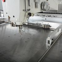 Machine à coudre industrielle électronique à alimentation automatique haute vitesse 8040, zone de couture 80x40, pour sacs à dos et sièges auto.