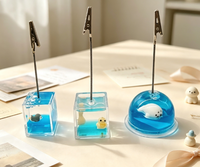 En gros, Porte-mémo en acrylique avec clip photo liquide flottant en plastique en forme de cube, figurine d'animal marin 3D personnalisée, cadeau souvenir touristique