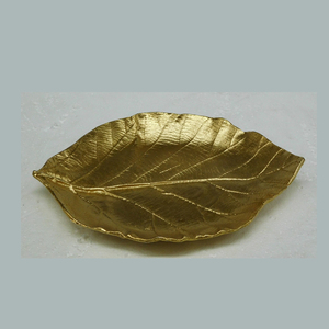 Plateau décoratif en métal en forme de feuille, finition dorée, motif botanique texturé, fait main, plateau de service, centre de table, décoration intérieure - Product Image 3