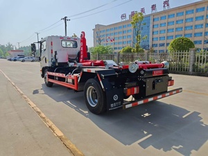 รถบรรทุกเก็บขยะแบบตะขอเกี่ยว Dongfeng 15 เมตร รถขนส่งขยะแบบตะขอเกี่ยว ยกด้วยระบบตะขอเกี่ยว ขับเคลื่อน 4x2 เครื่องยนต์แบบธรรมดา ปั๊มมือ - Product Image 4