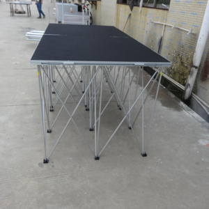 Escenario telescópico portátil de aluminio para bodas y eventos con acabado tipo alfombra - Product Image 1