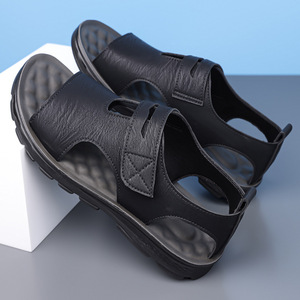 รองเท้าแตะลำลองแบบโรมัน หนังนิ่ม กันลื่น สำหรับผู้ชาย ฤดูร้อน รองเท้าแตะแบบสวมพื้นเรียบ ติดแถบเวลโคร เหมาะสำหรับใส่ชายหาด สีน้ำตาล เทา ดำ - Product Image 4