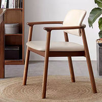 Chaise de restaurant en bois massif de style nordique moderne avec coussin moelleux, design léger et écologique pour l'ameublement d'hôtels et de restaurants