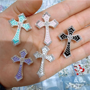 Nuevas Cuentas Decorativas de Aleación de Zinc en Forma de Cruz Multicolor con Orificios Rectos para Bolígrafos y Cadenas de Teléfono, Accesorios de Joyería - Product Image 2