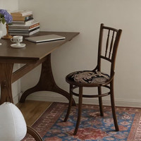 Chaise de salle à manger rétro marron en bois massif pour usage commercial, style américain et français du milieu du siècle, avec dossier design