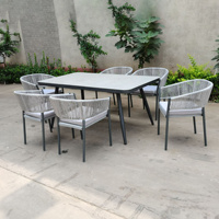 Tables et chaises d'extérieur en métal et rotin pour restaurants, cafés, hôtels, patios et jardins – Idéal pour les loisirs en plein air