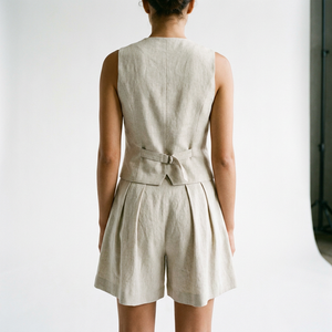 Completo Coordinato Due Pezzi da <span class=keywords><strong>Donna</strong></span> in Misto <span class=keywords><strong>Lino</strong></span>: Gilet Casual con Scollo a V e Bottoni e <span class=keywords><strong>Shorts</strong></span> a Vita Alta Sopra il Ginocchio - Product Image 2
