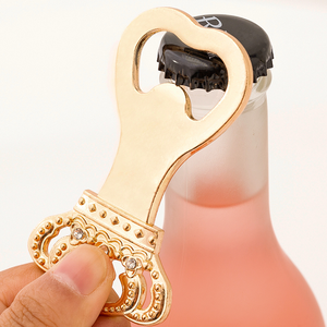 Tema da favola regali di raccolta di nozze di bomboniere apribottiglie Royal Crown per bomboniere per addio al nubilato - Product Image 2