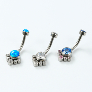 Piercing per Ombelico in Titanio ASTM F136 14G con Opale e Zirconi, Gioiello a Disco Arcuato con 5 CZ, Regalo Classico per Fidanzamento e Matrimonio - Product Image 1