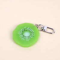 Porte-clés en PVC, imitation de fruits et légumes, fraise, dessin animé, mignon, créatif, petit cadeau, cadeau pour étudiant