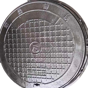 Couvercle <span class=keywords><strong>de</strong></span> <span class=keywords><strong>trappe</strong></span> d'accès rectangulaire en <span class=keywords><strong>fonte</strong></span> ductile robuste pour l'infrastructure urbaine, auto-nivelant pour égouts - Product Image 3