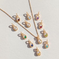 Pendentif plaqué or rose de style occidental, serti de pierres précieuses, avec revêtement PVD sans nickel, chic et luxueux, idéal pour le bureau
