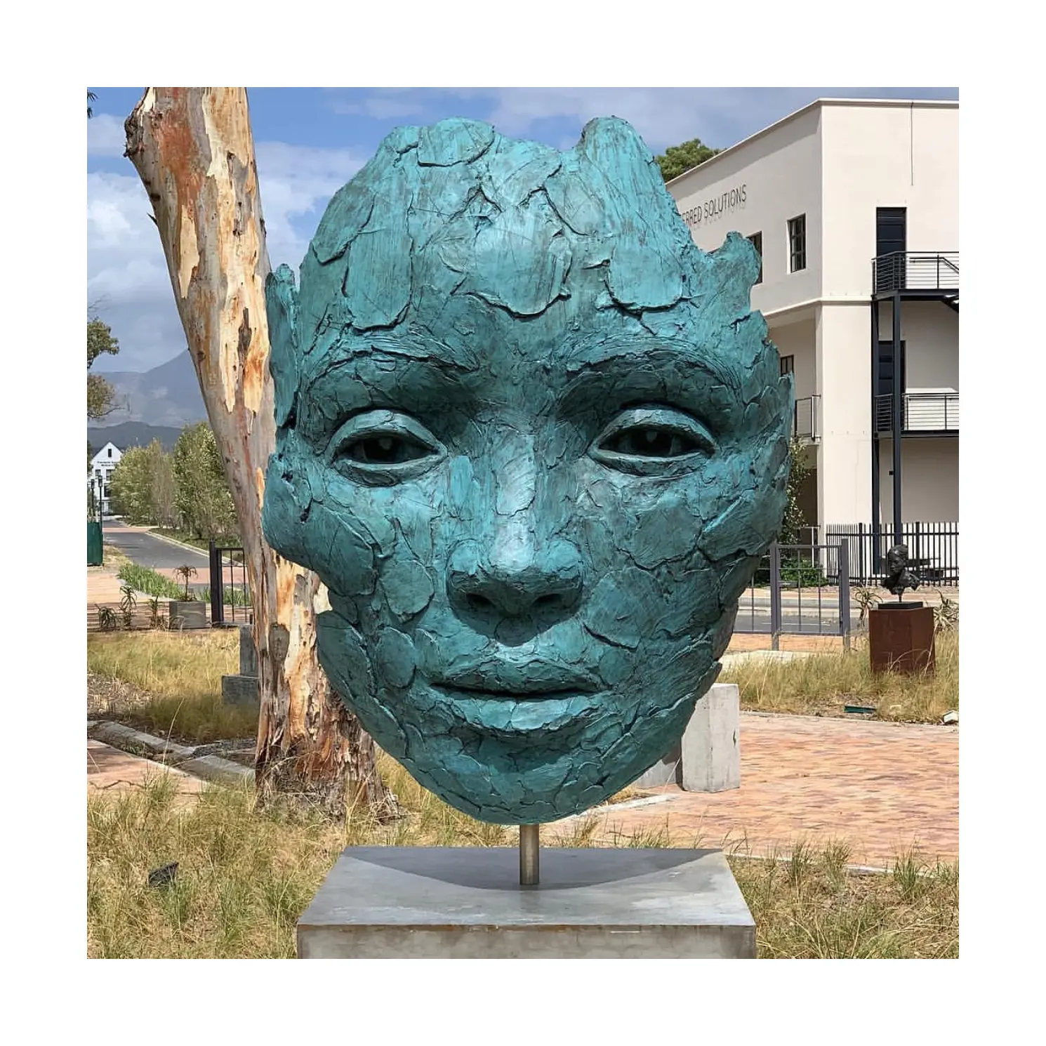 Famous abstract sculpture artists modern face sculpture for garden design