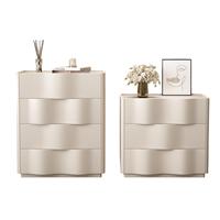 Commode minimaliste à panneaux ondulés en bois blanc crème pour salon et couloir