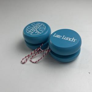 Jouet <span class=keywords><strong>yoyo</strong></span> en bois miniature personnalisé avec couleur et logo, testé EN71, avec des matériaux écologiques et 3 tours de magie - Product Image 3