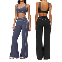 Ensemble de yoga 2 pièces contrastant pour femme : haut à double bretelle et legging de fitness taille haute à jambe large en nylon et élasthanne à enfiler