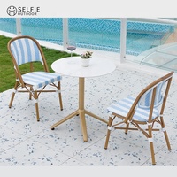 Silla de Comedor Moderna, Duradera y Cómoda, Apilable, con Marco de Aluminio y Ratán PE, para Uso en Exteriores, Hoteles, Parques, Apartamentos y Salas de Estar