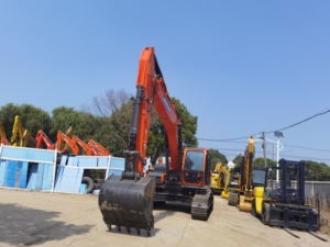 Excavadora de cadenas DX300 con motor Cummins, hidráulica Bosch Rexroth, capacidad de cazo de 1.75 m, alta potencia de excavación - Product Image 4