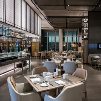 Meubles d'hôtel sur mesure, salle à manger de luxe, ensemble table et chaises modernes pour 4 personnes, pour projet d'hôtel boutique