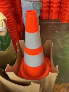 Reflector 1.2kgs 50cm 28*28cm Base Road Cono Safety PVC Traffic Cone Personalizado Naranja Rojo Conos de seguridad - Product Image 2