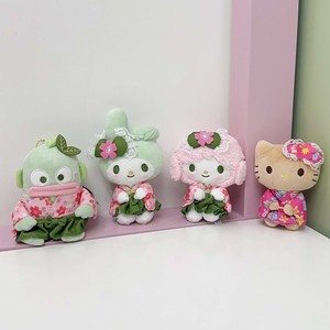 Vente en gros de poupées en peluche de la série Sakura Kimono Matcha KT avec étiquette en papier - Product Image 1