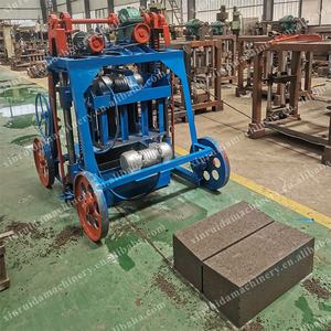 เครื่องทำบล็อคคอนกรีตแบบกลวงเครื่องทำอิฐซีเมนต์แบบเคลื่อนที่ได้ - Product Image 4