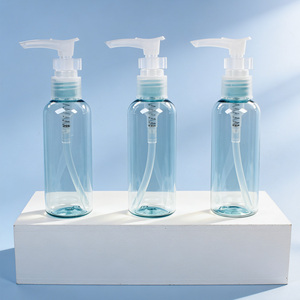 Set de viaje portátil y sencillo para necesidades diarias: botella de plástico para rellenar lociones. - Product Image 1