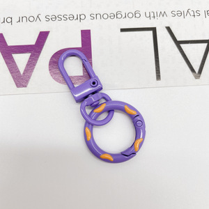 Vente en gros de porte-clés en métal couleur macaron, accessoires de bricolage, fermoir de porte couleur bonbon, pendentif anneau à ressort - Product Image 5